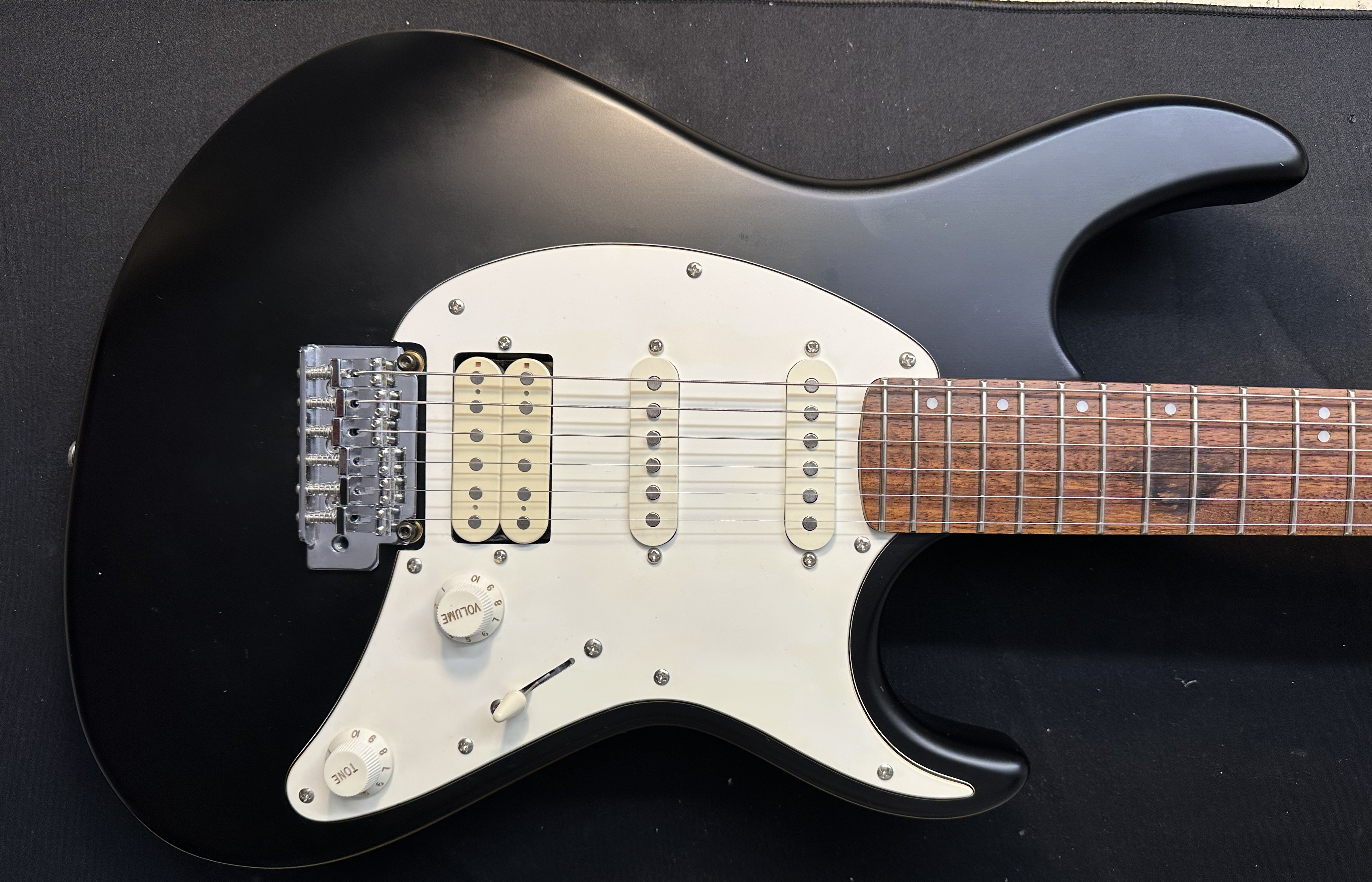 Cort G210