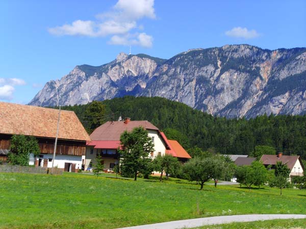 01 - Blick auf den Dobratsch