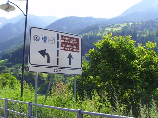 01 - Strassenschild Jaufenpass