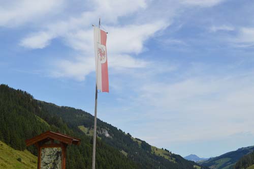 003-Tiroler Fahne an der Labalm