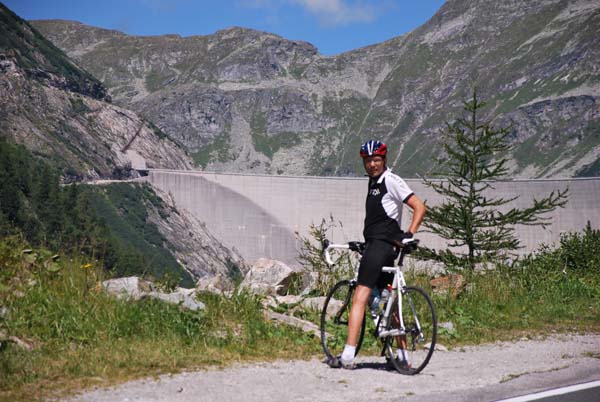 16a - Staumauer in Sicht